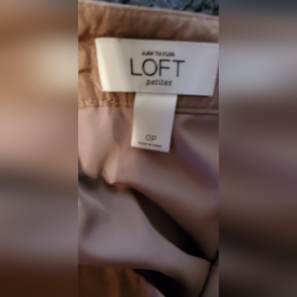 Beautiful Anne Taylors Loft women's tiered layer satin skirt, size 0P - Picture 5 of 8